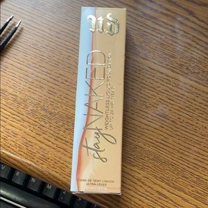 BNIB UD Stay Naked Foundation